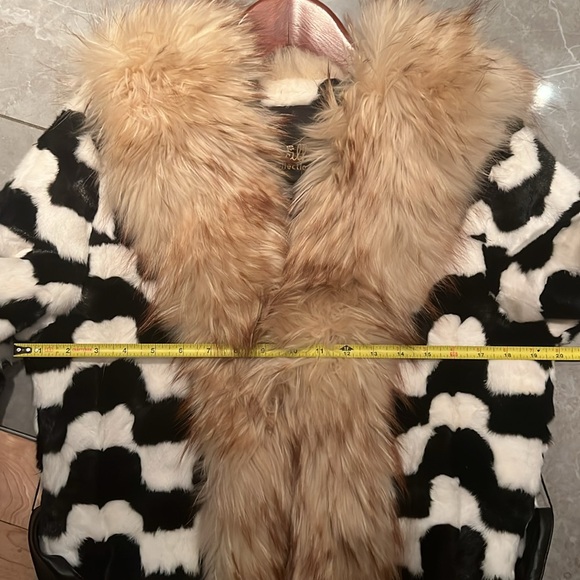 Chic Black /White Mink and Light Champagne Racoon Long Fur Coat - Picture 11 of 11